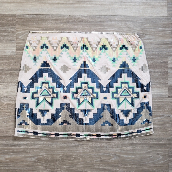 Express Sequined Mini Skirt Tribal Pattern - Picture 9 of 10